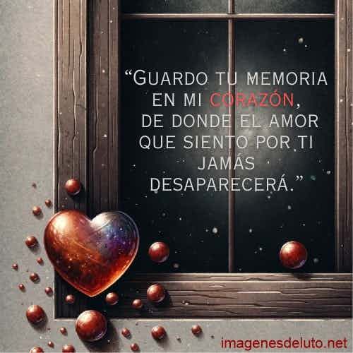 Corazón de cristal junto a una ventana con gotas de lluvia y un mensaje de recuerdo amoroso.